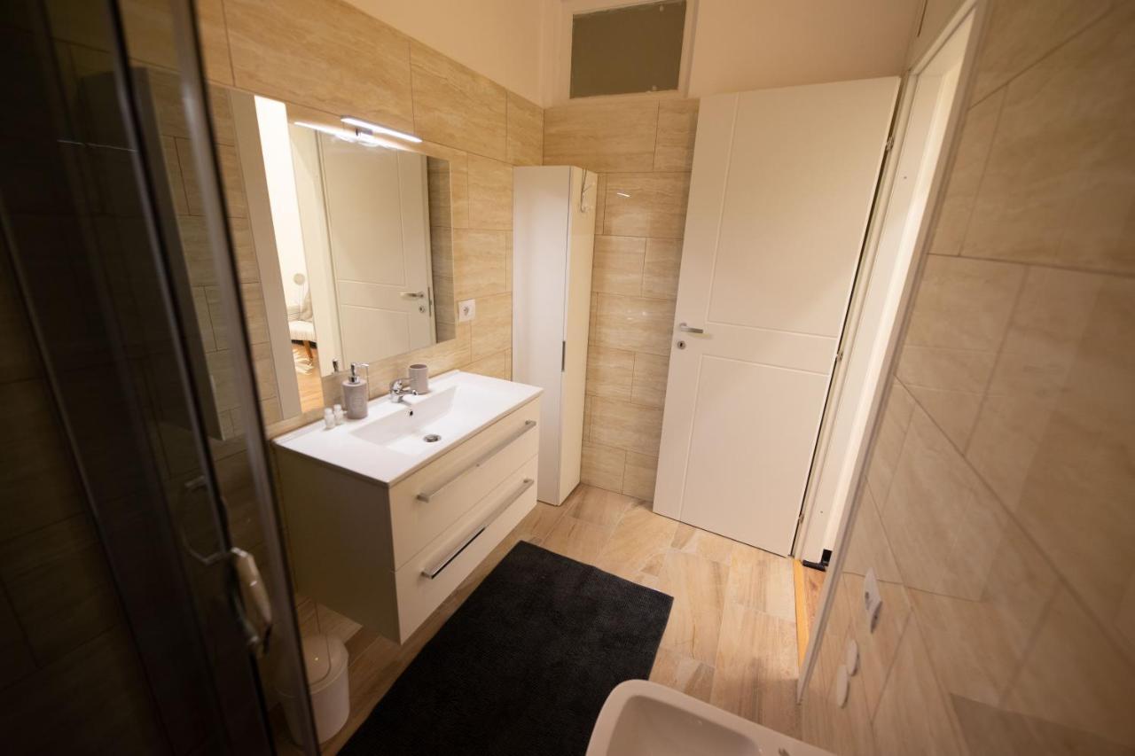 Guest House Palazzo Carmine Генуя Экстерьер фото